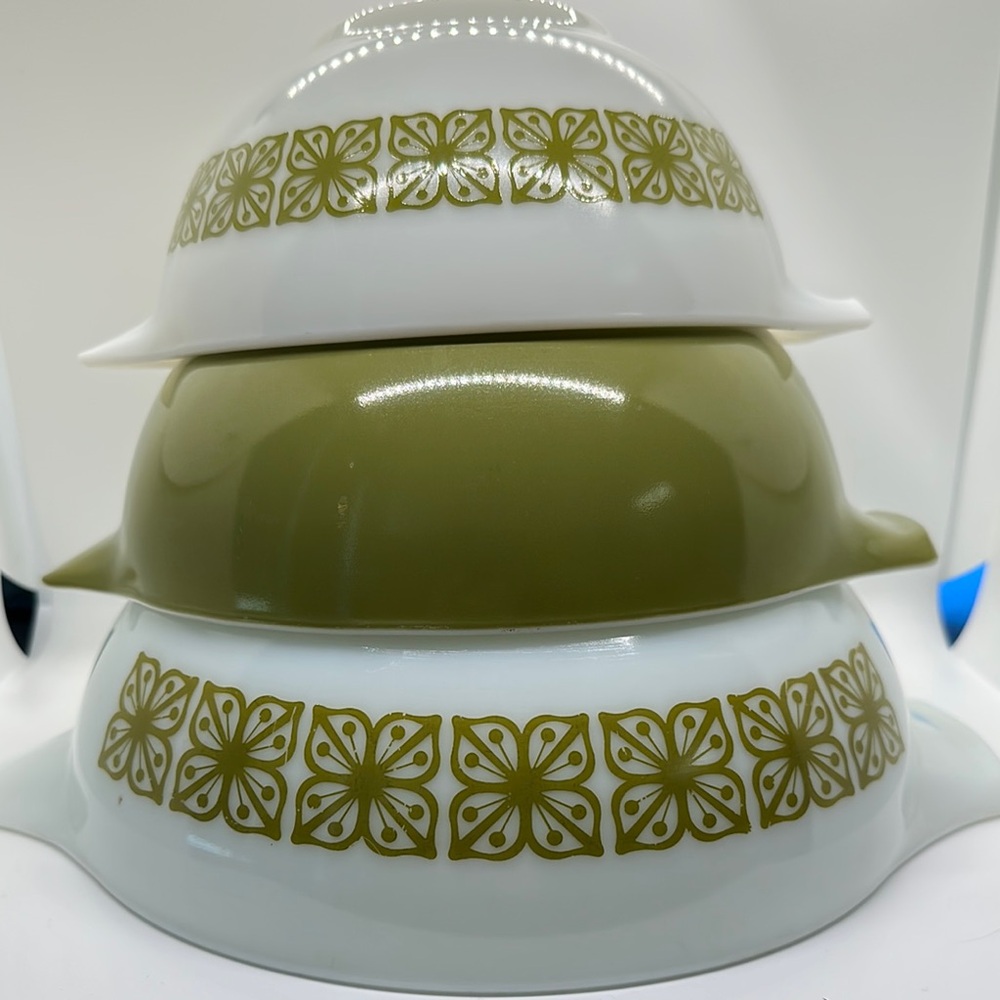 Vintage Pyrex Floral Mixing Bowls
